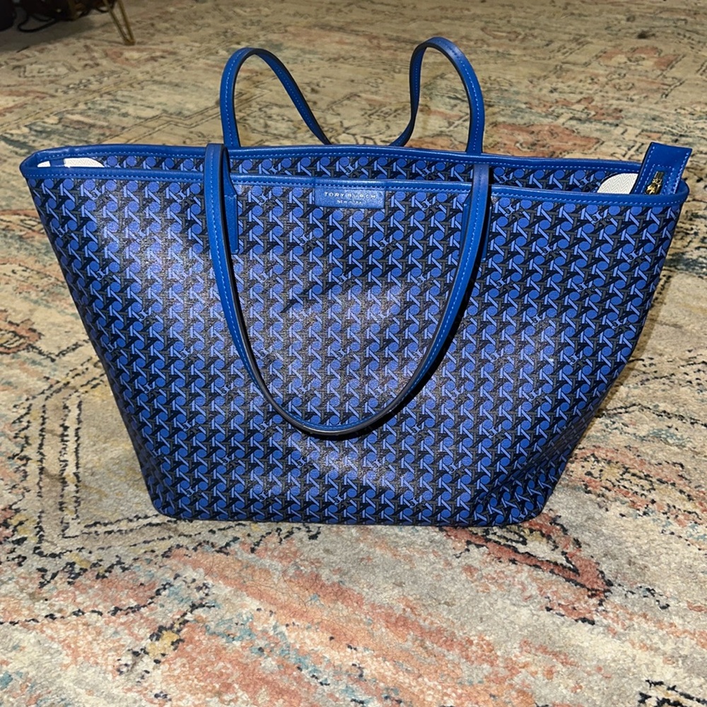 Tory Burch ever ready zip tote